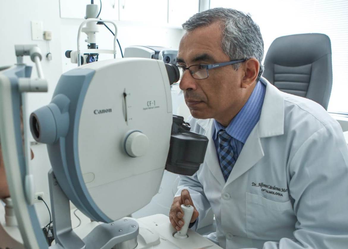 Dr. Alfonso Cardenas Oftalmologo retinografía Ocular angiografía de fluoresceína