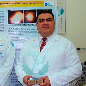 doctor solon serpa frias oftalmólogo oftalmologo oncólogo ocular oculoplastico